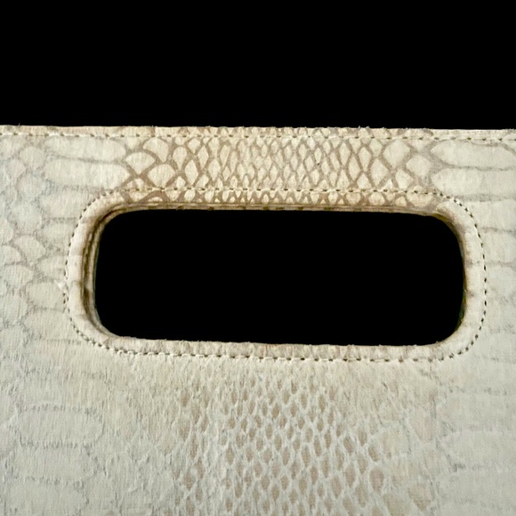 Giannini cream and grey faux leather python print clutch - Picture 4 of 4